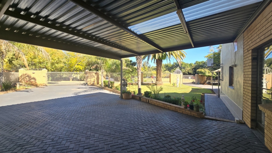 3 Bedroom Property for Sale in Langenhovenpark Free State